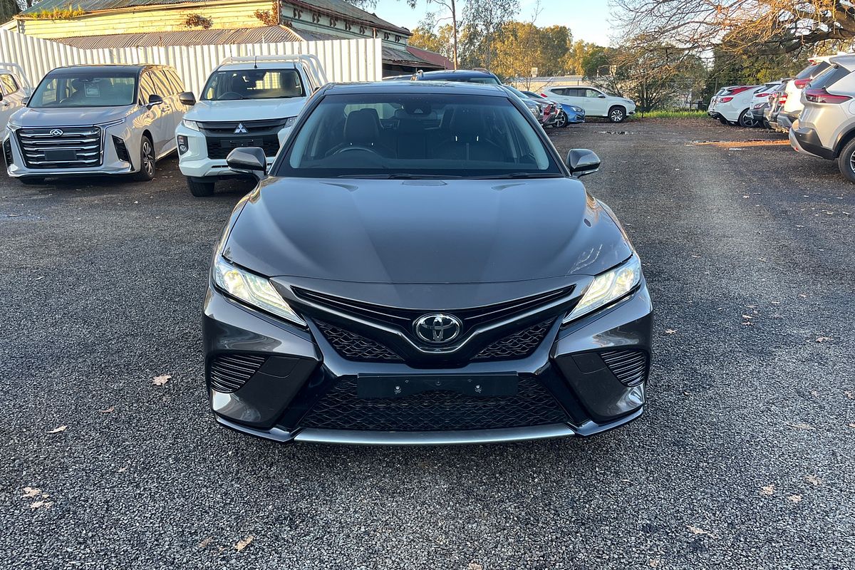 2018 Toyota Camry SX GSV70R