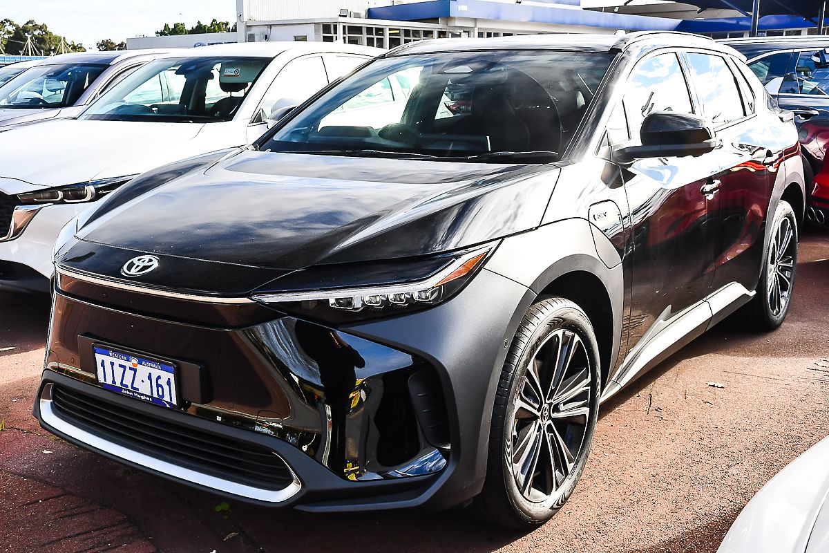 2025 Toyota bZ4X YEAM15R