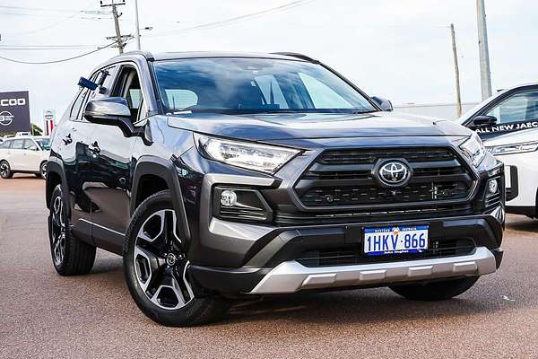 2020 Toyota RAV4 Edge AXAA54R