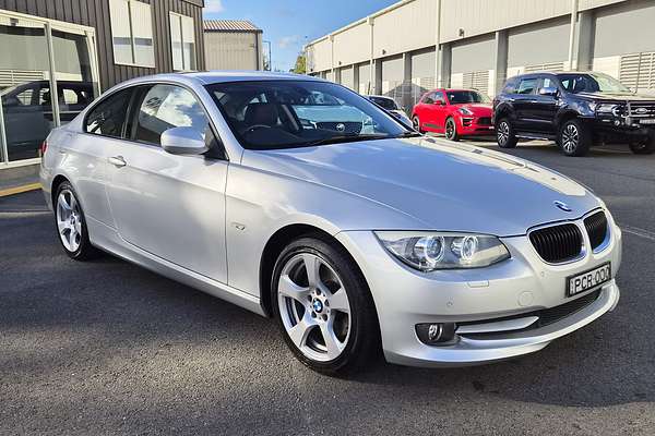 2011 BMW 3 Series 320d E92