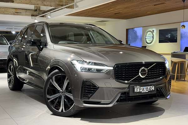 2025 Volvo XC60 Ultra T8 Plug-In Hybrid
