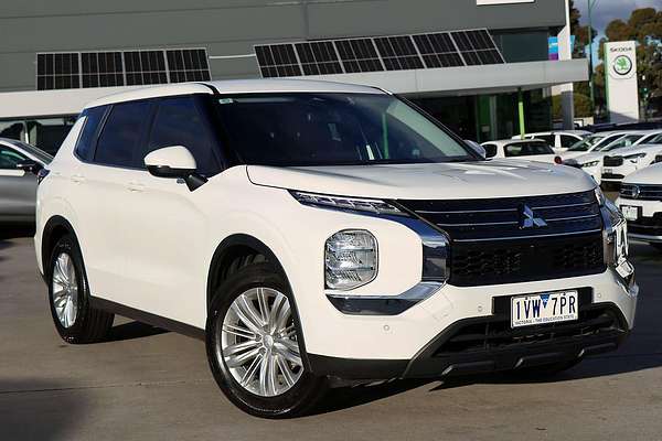 2022 Mitsubishi Outlander ES ZM