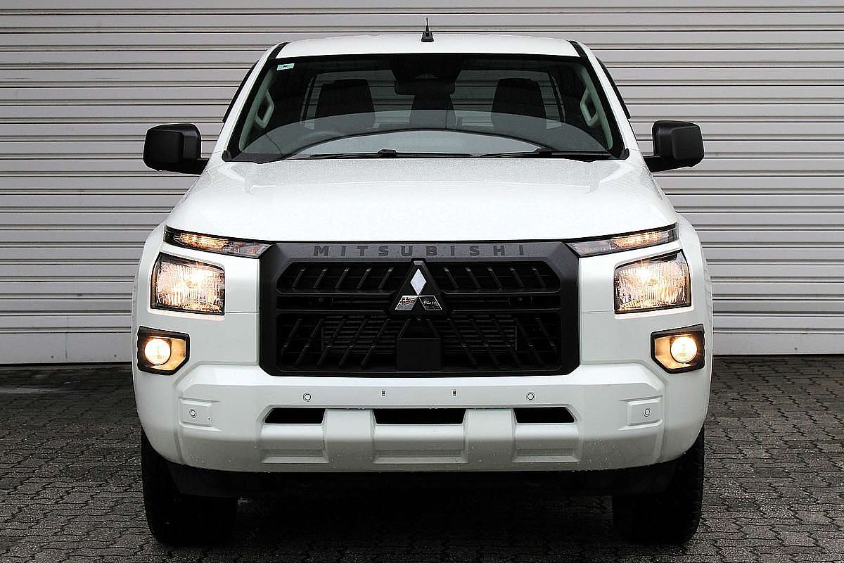 2024 Mitsubishi Triton GLX+ MV 4X4