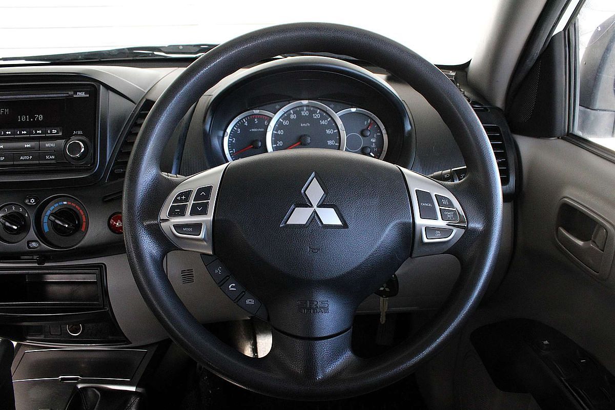 2015 Mitsubishi Triton GLX MN 4X4