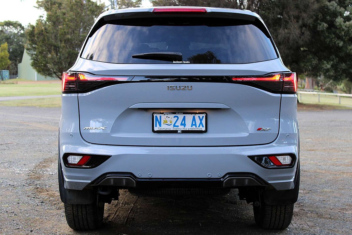 2025 Isuzu MU-X X-TERRAIN