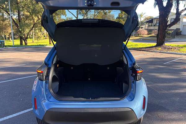 2022 Toyota Yaris Cross GXL MXPB10R thumb-7