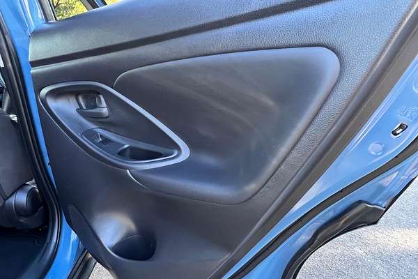 2022 Toyota Yaris Cross GXL MXPB10R thumb-27