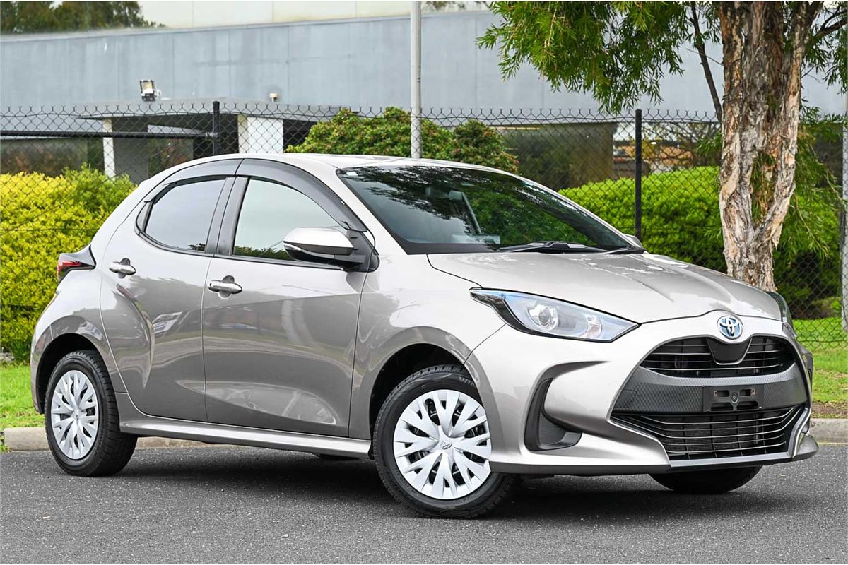2020 Toyota Yaris Hybrid Hybrid G X-Four MXPH15