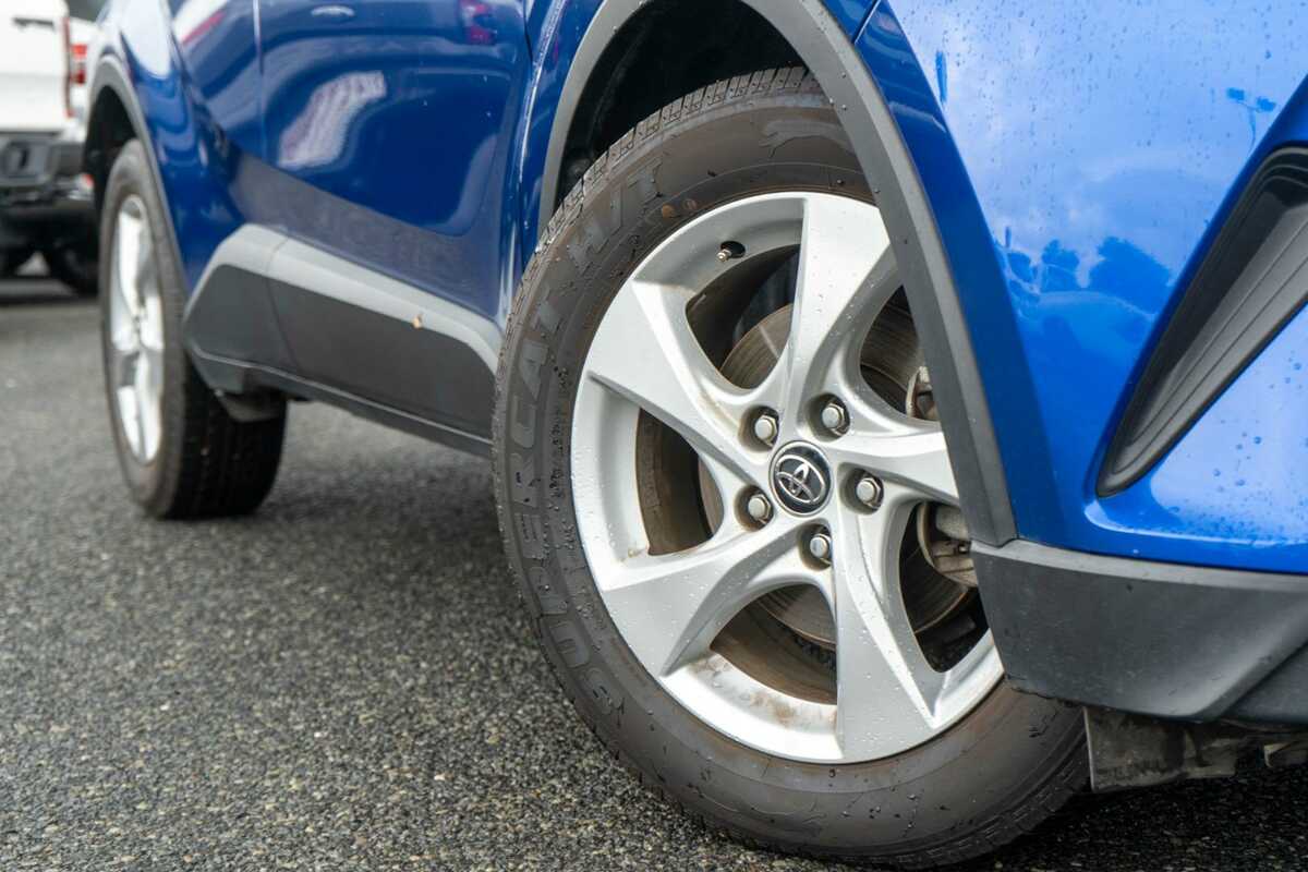 2018 Toyota C-HR  NGX10R