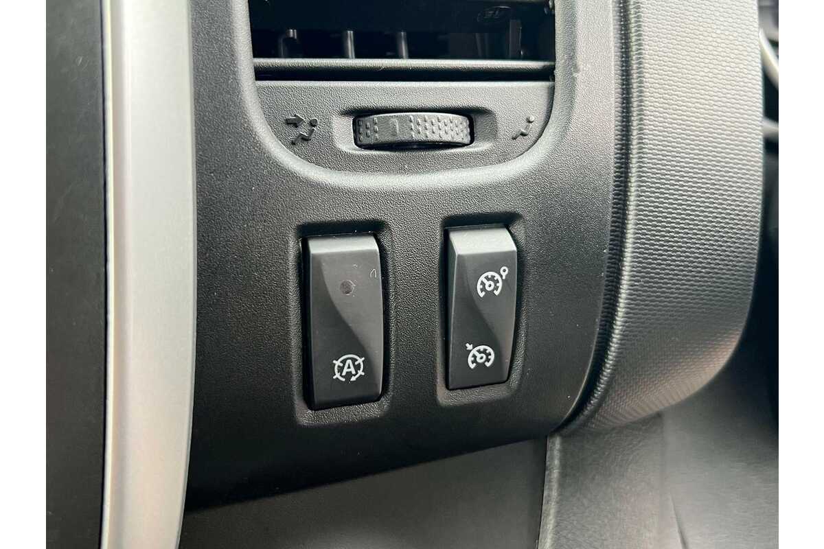 2021 Mitsubishi Express GLX SN