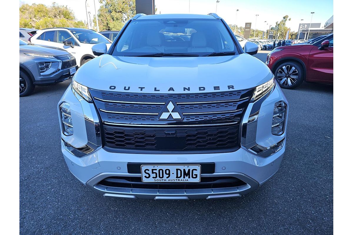 2023 Mitsubishi Outlander Exceed ZM