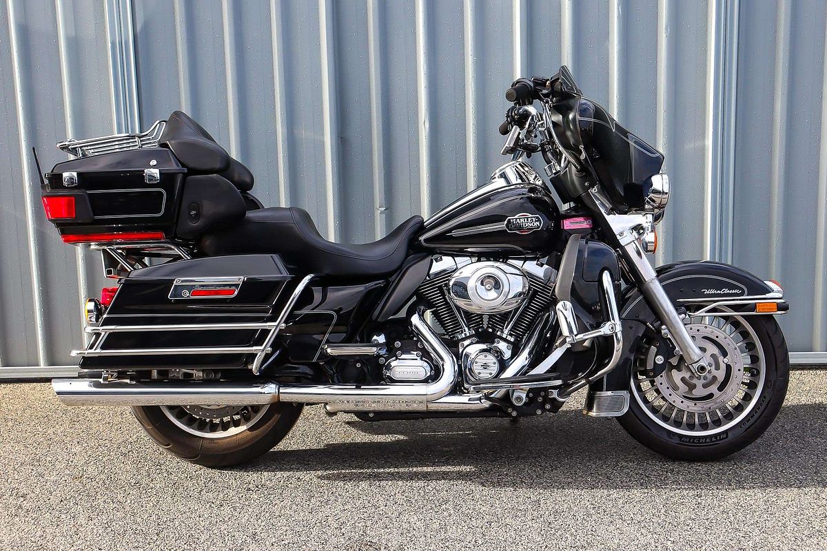 2012 Harley-Davidson Ultra Classic Electra Glide 1690 (FLHTCU) Touring