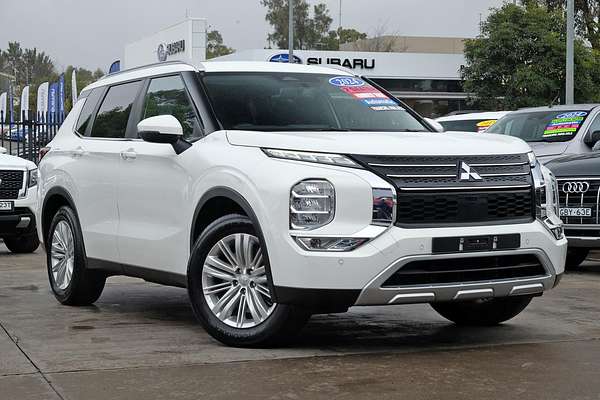 2024 Mitsubishi Outlander LS ZM