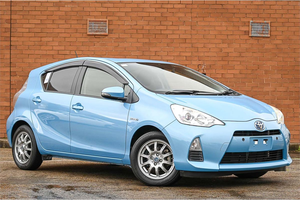2012 Toyota Aqua G NHP10