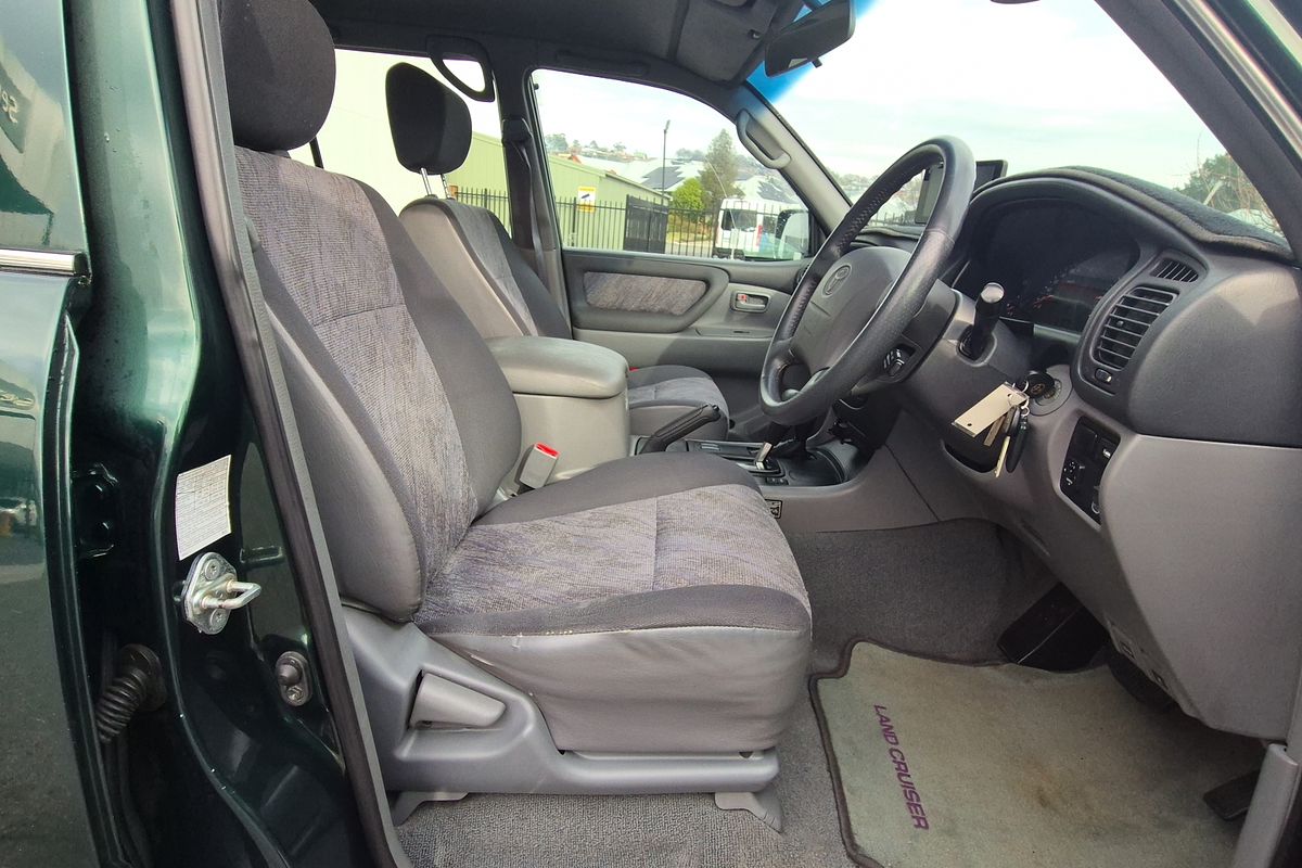 2002 Toyota LC100 GXL Automatic Wagon 4.5L Petrol