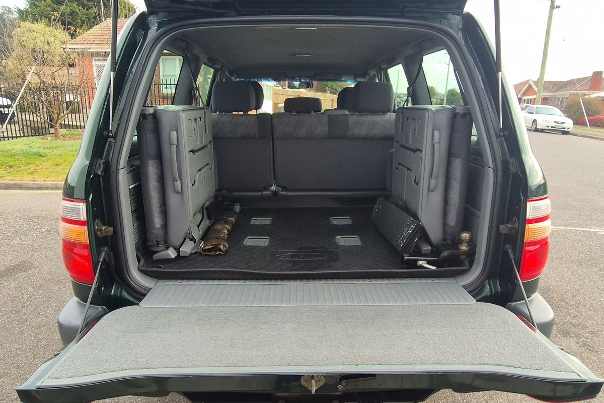 2002 Toyota LC100 GXL Automatic Wagon 4.5L Petrol