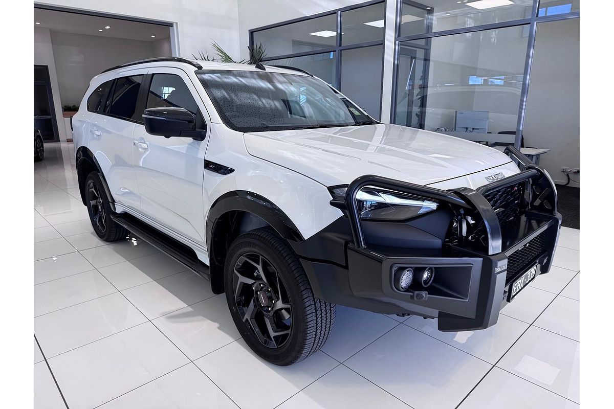 2026 Isuzu MU-X X-TERRAIN