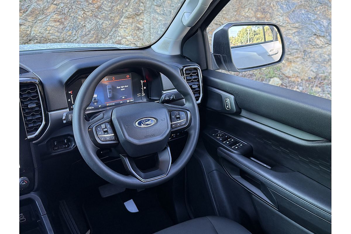 2025 Ford Everest Ambiente 2.0L