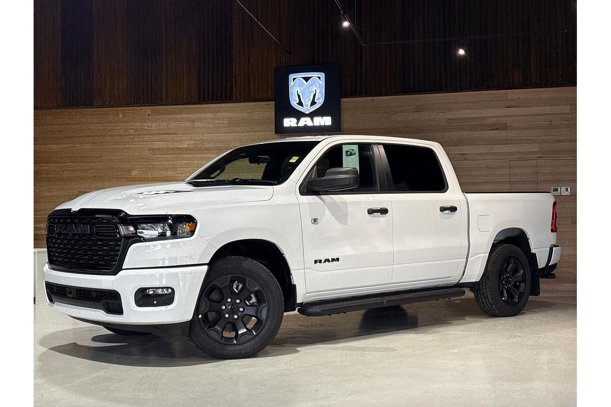 2026 RAM 1500 Express Black Edition Hurricane SO DT 4X4 SWB