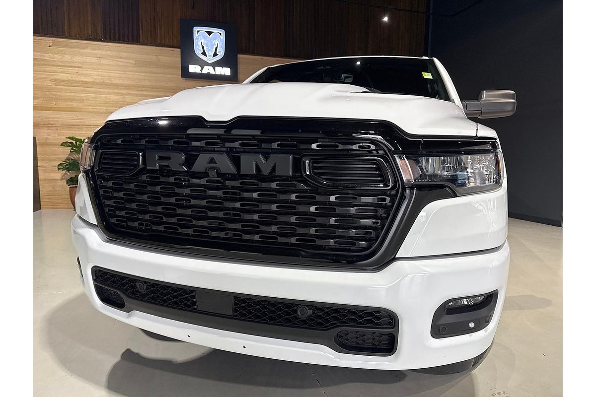 2026 RAM 1500 Express Black Edition Hurricane SO DT 4X4 SWB
