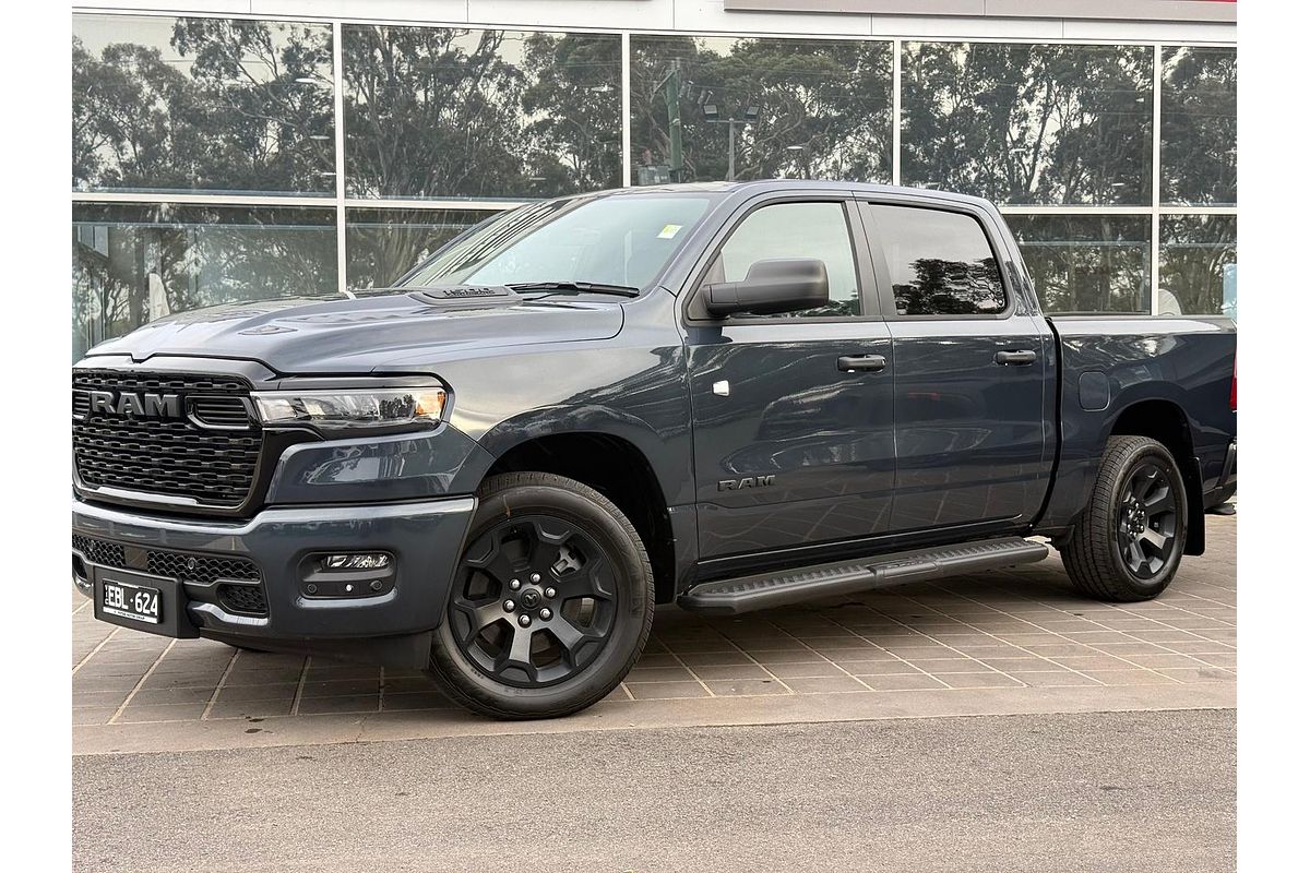 2026 RAM 1500 Express Black Edition Hurricane SO DT 4X4 SWB
