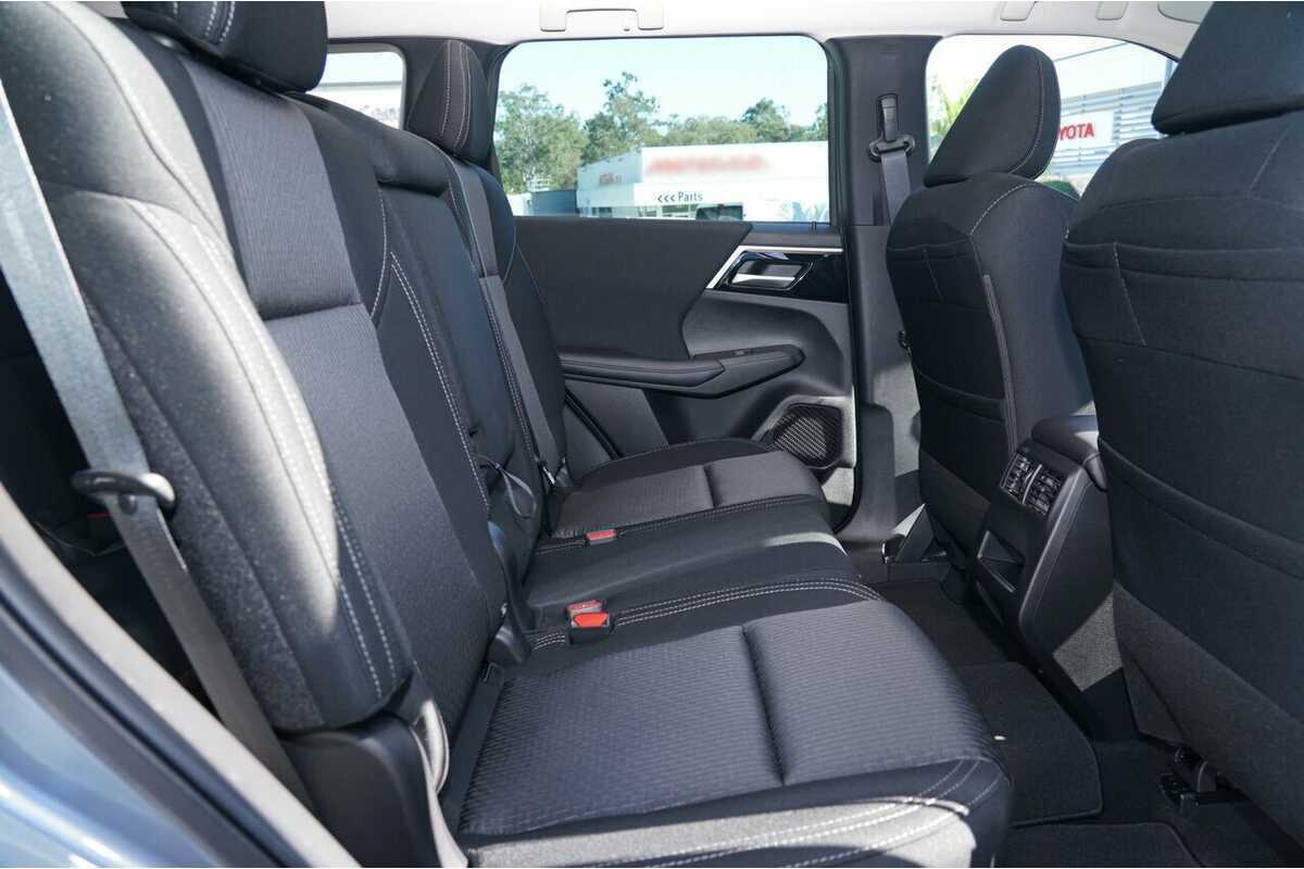 2023 Mitsubishi Outlander LS ZM