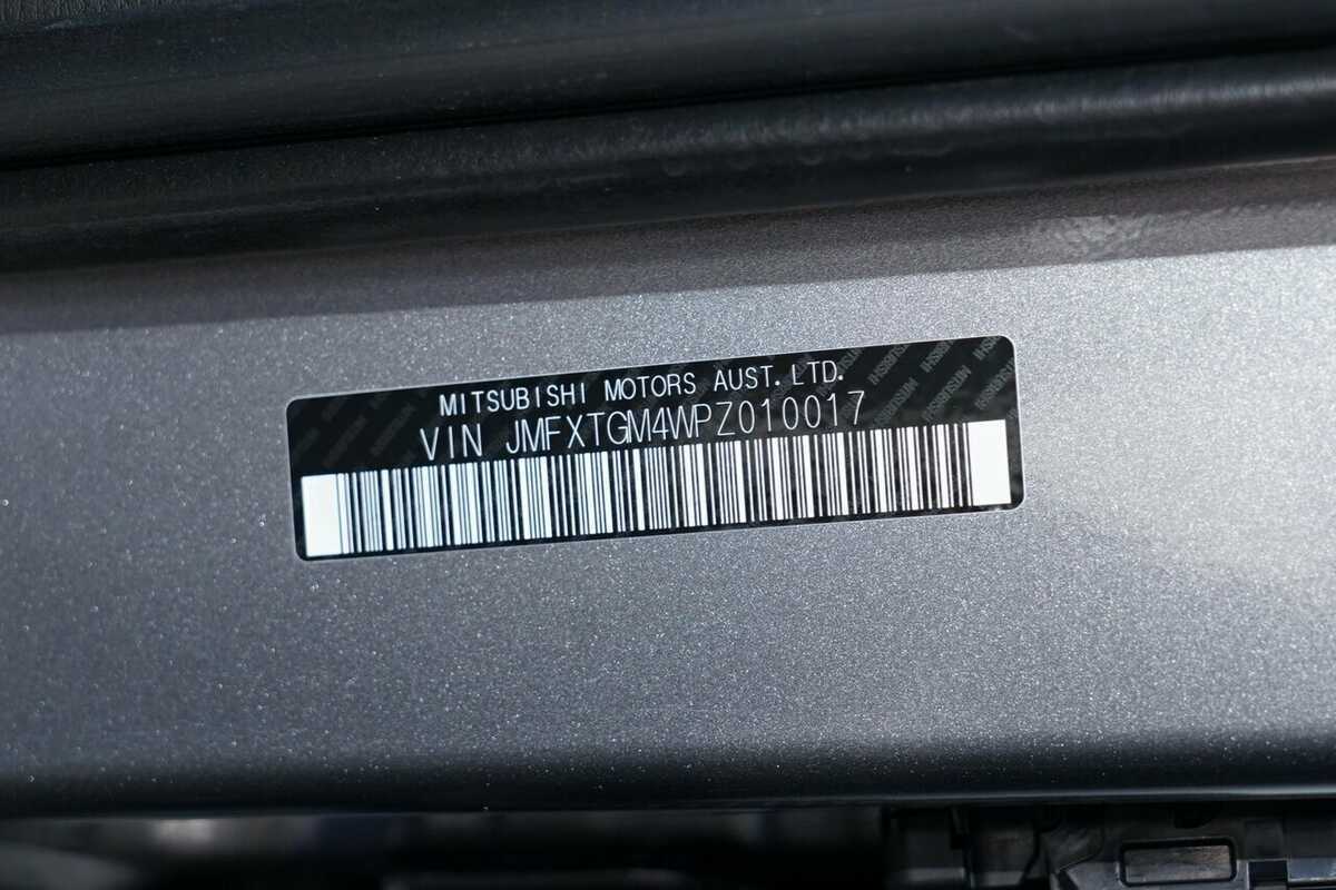 2023 Mitsubishi Outlander LS ZM