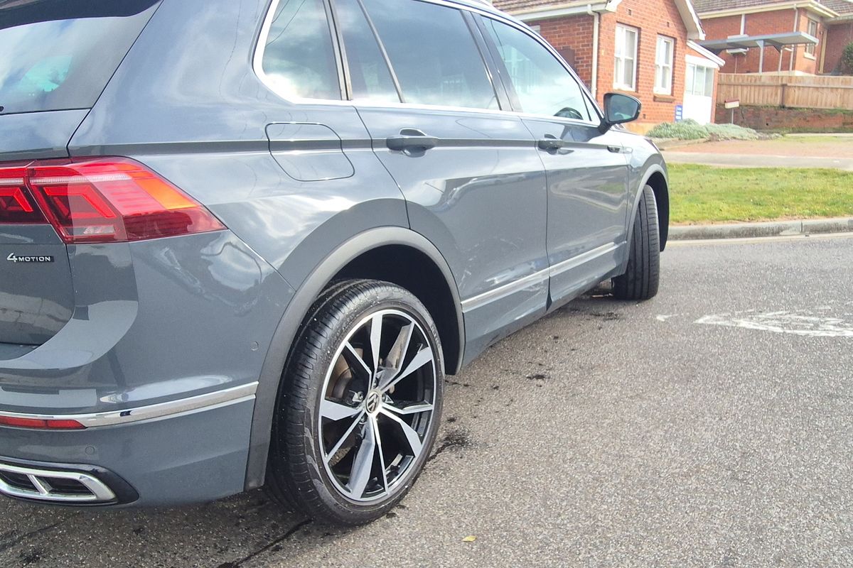 MY23 Volkswagen Tiguan Allspace 162TSI R-Line 7 Speed DSG (BJ25TTR/23)