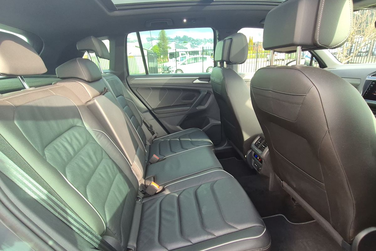 MY23 Volkswagen Tiguan Allspace 162TSI R-Line 7 Speed DSG (BJ25TTR/23)