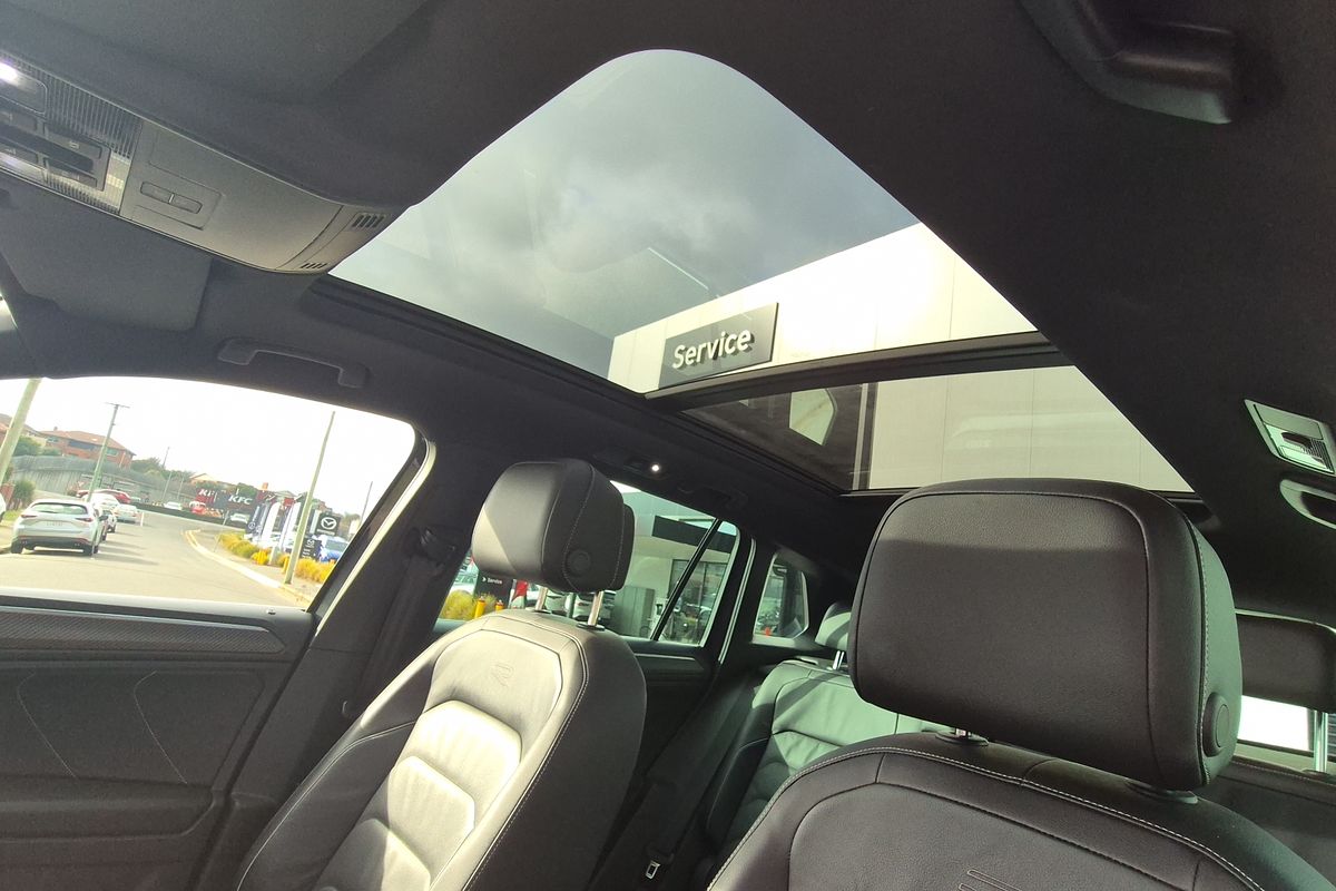 MY23 Volkswagen Tiguan Allspace 162TSI R-Line 7 Speed DSG (BJ25TTR/23)