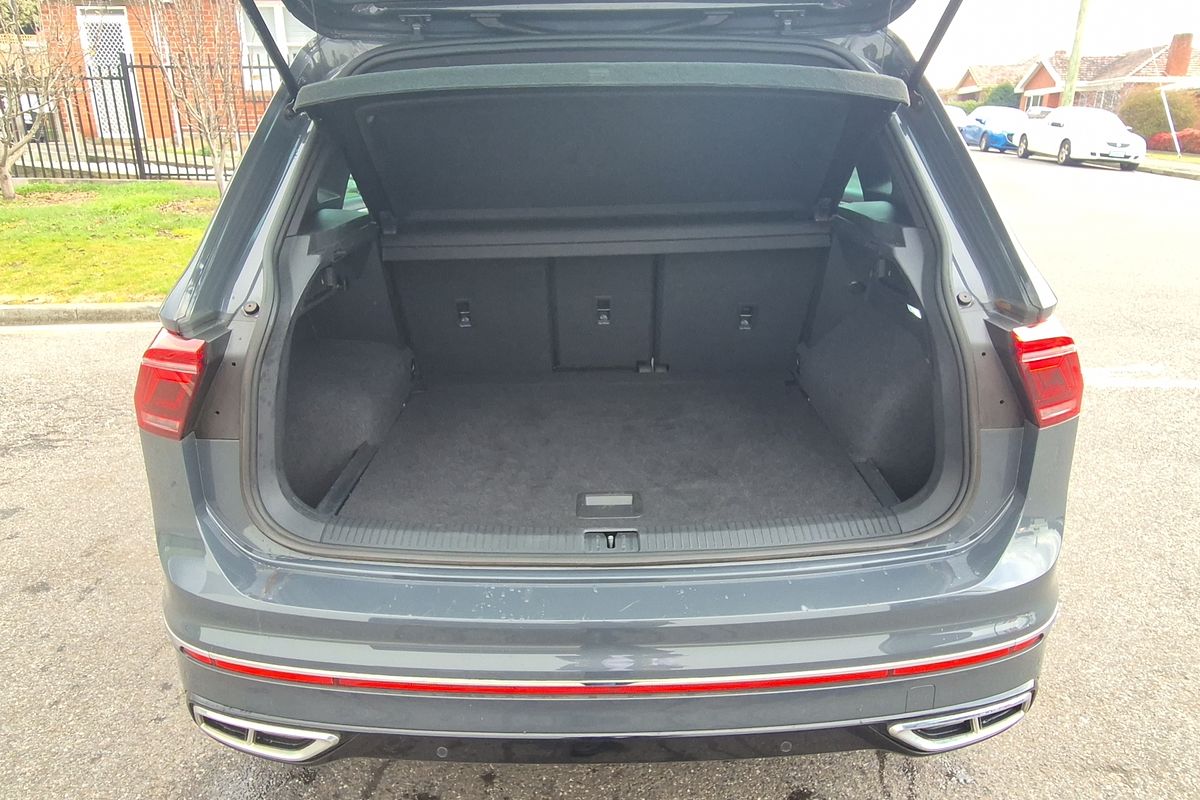 MY23 Volkswagen Tiguan Allspace 162TSI R-Line 7 Speed DSG (BJ25TTR/23)