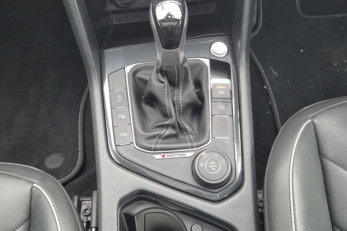 MY23 Volkswagen Tiguan Allspace 162TSI R-Line 7 Speed DSG (BJ25TTR/23)