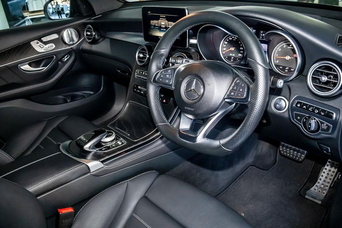 X253 GLC250 WAG 5dr 9G 9sp 665 kg 2.0T