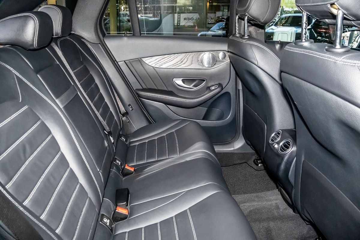 X253 GLC250 WAG 5dr 9G 9sp 665 kg 2.0T