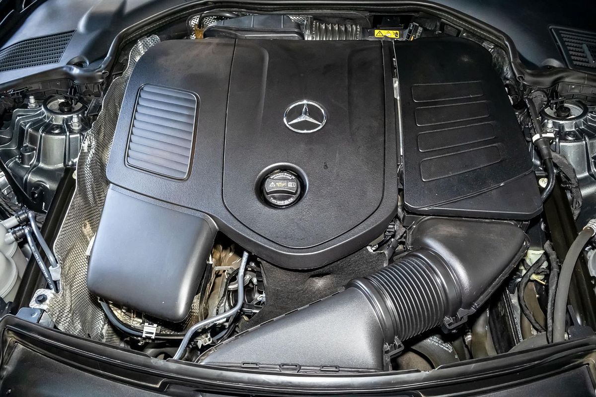 W206 803+053MY C300 SED 4dr 9G 9sp 2.0T/15kW