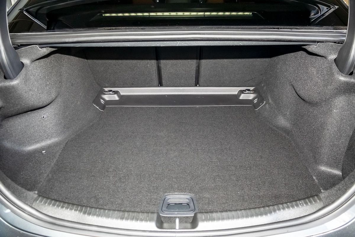 W206 803+053MY C300 SED 4dr 9G 9sp 2.0T/15kW