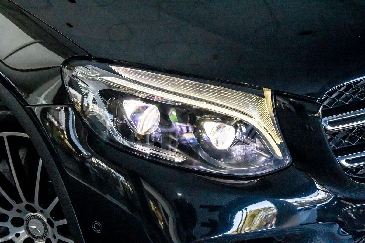 X253 GLC250 WAG 5dr 9G 9sp 665 kg 2.0T