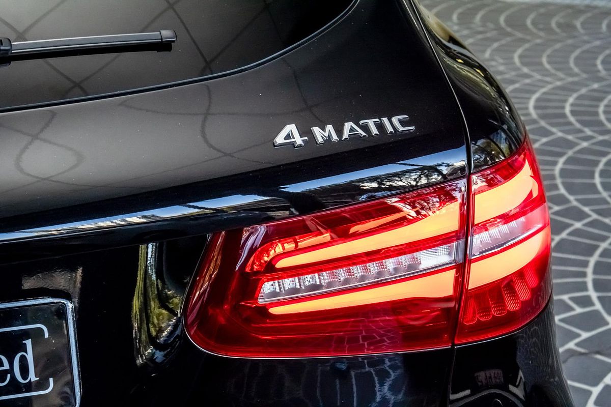 X253 GLC250 WAG 5dr 9G 9sp 665 kg 2.0T