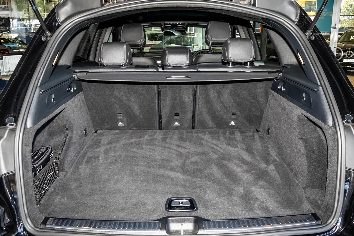 X253 GLC250 WAG 5dr 9G 9sp 665 kg 2.0T