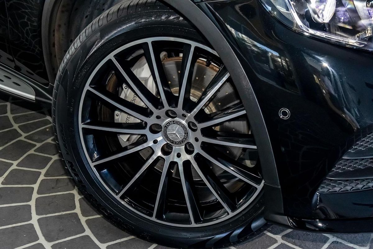 X253 GLC250 WAG 5dr 9G 9sp 665 kg 2.0T