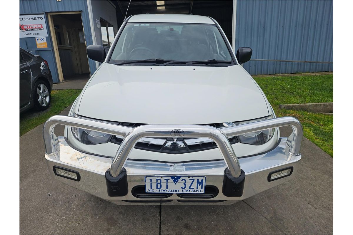 2013 Mitsubishi Triton GLX MN 4X4
