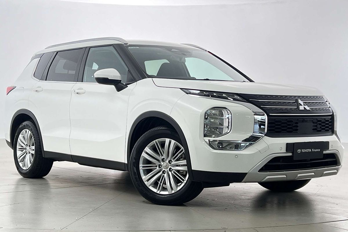 2023 Mitsubishi Outlander LS ZM