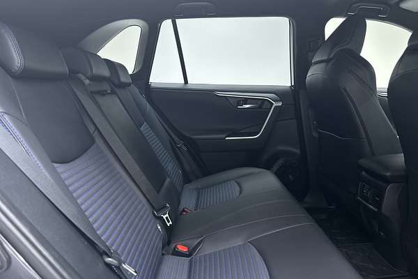 2024 Toyota RAV4 XSE AXAH52R thumb-11