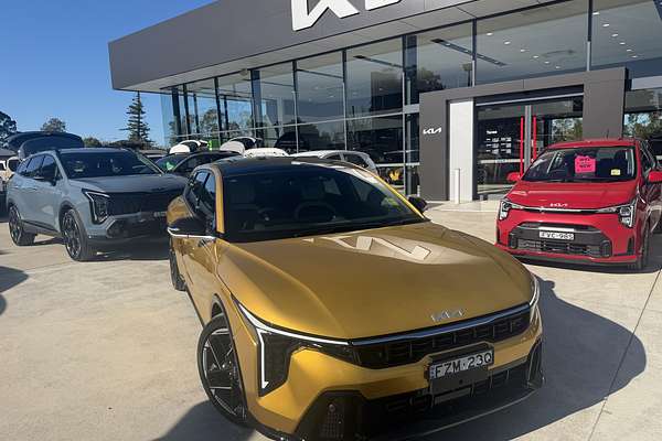 2025 Kia K4 GT-Line CL4m