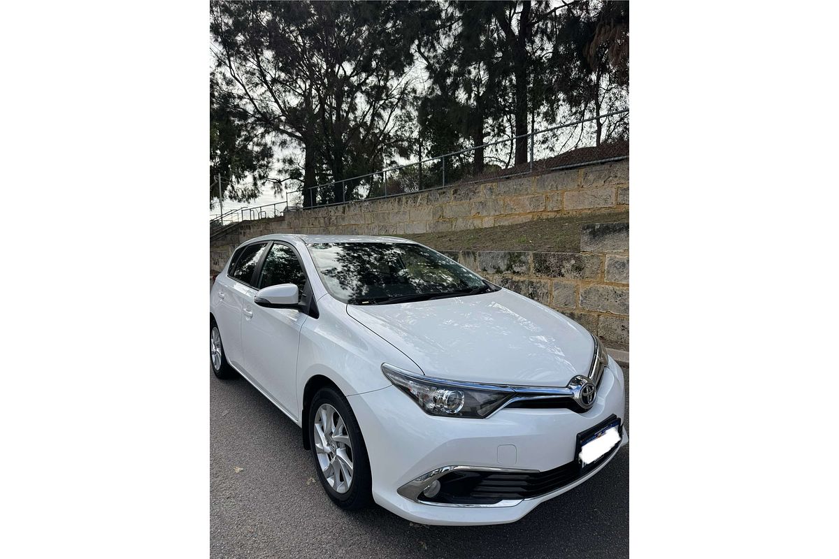 2017 Toyota Corolla Ascent Sport ZRE182R
