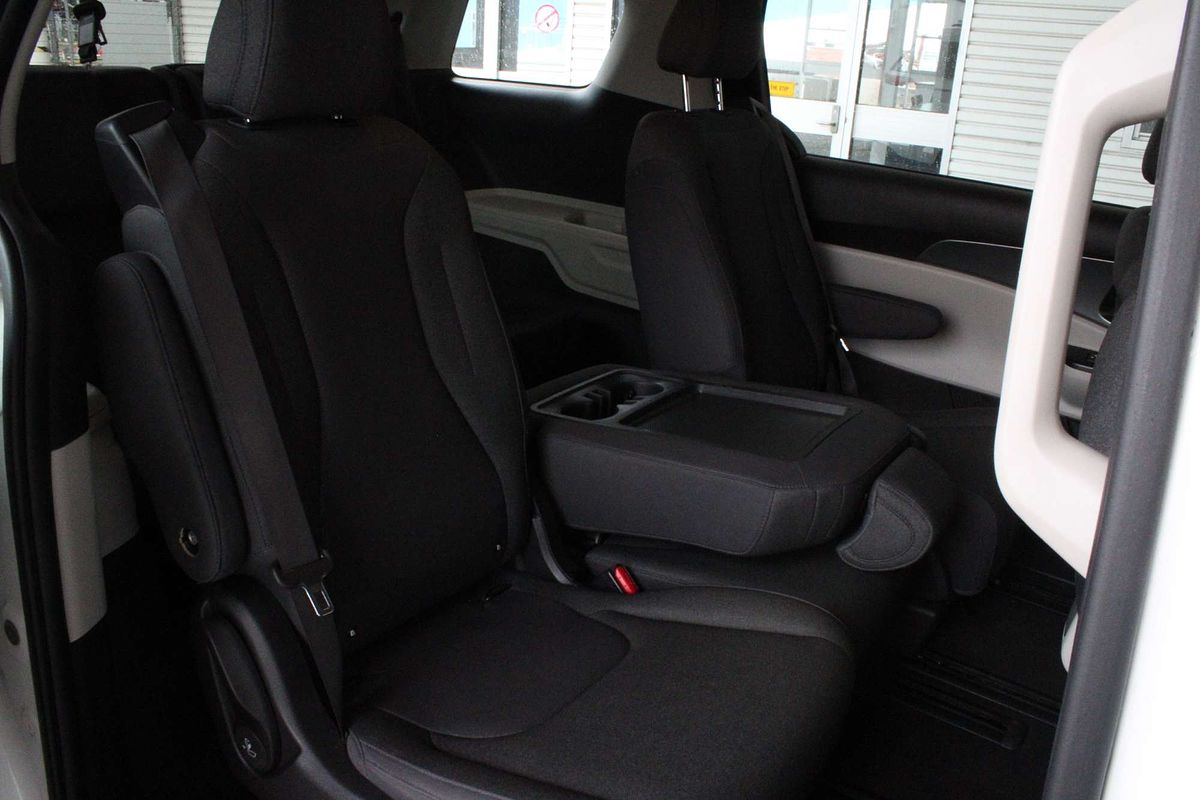 2024 Kia Carnival S KA4