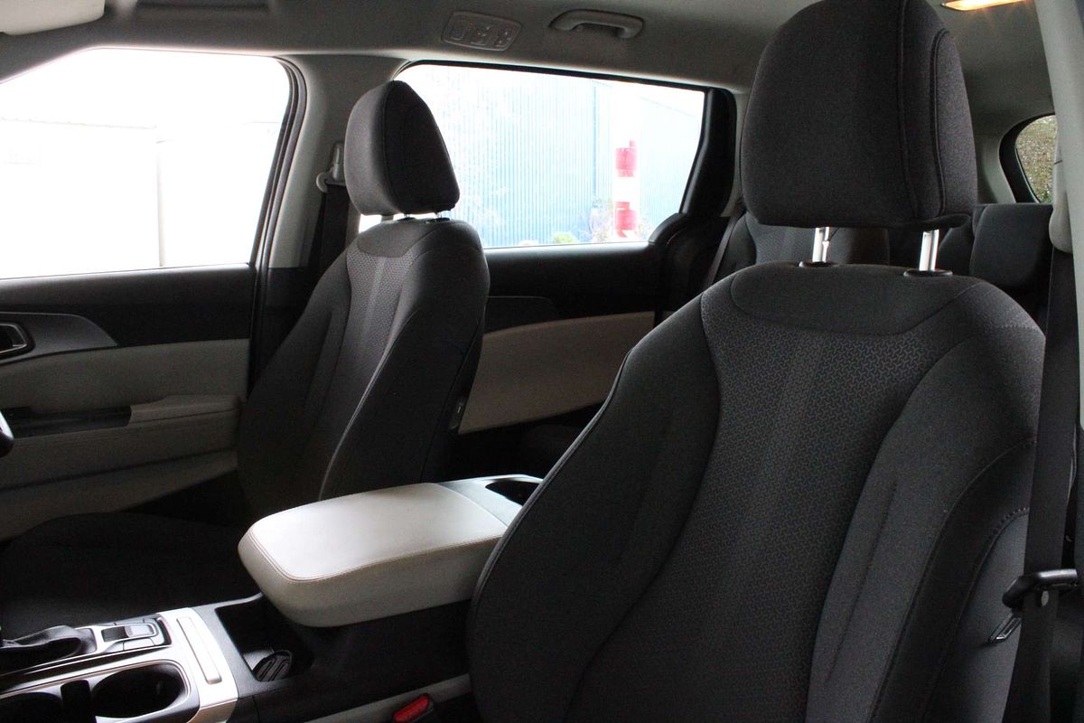 2024 Kia Carnival S KA4