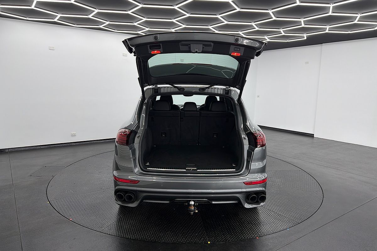 2016 Porsche Cayenne GTS 92A