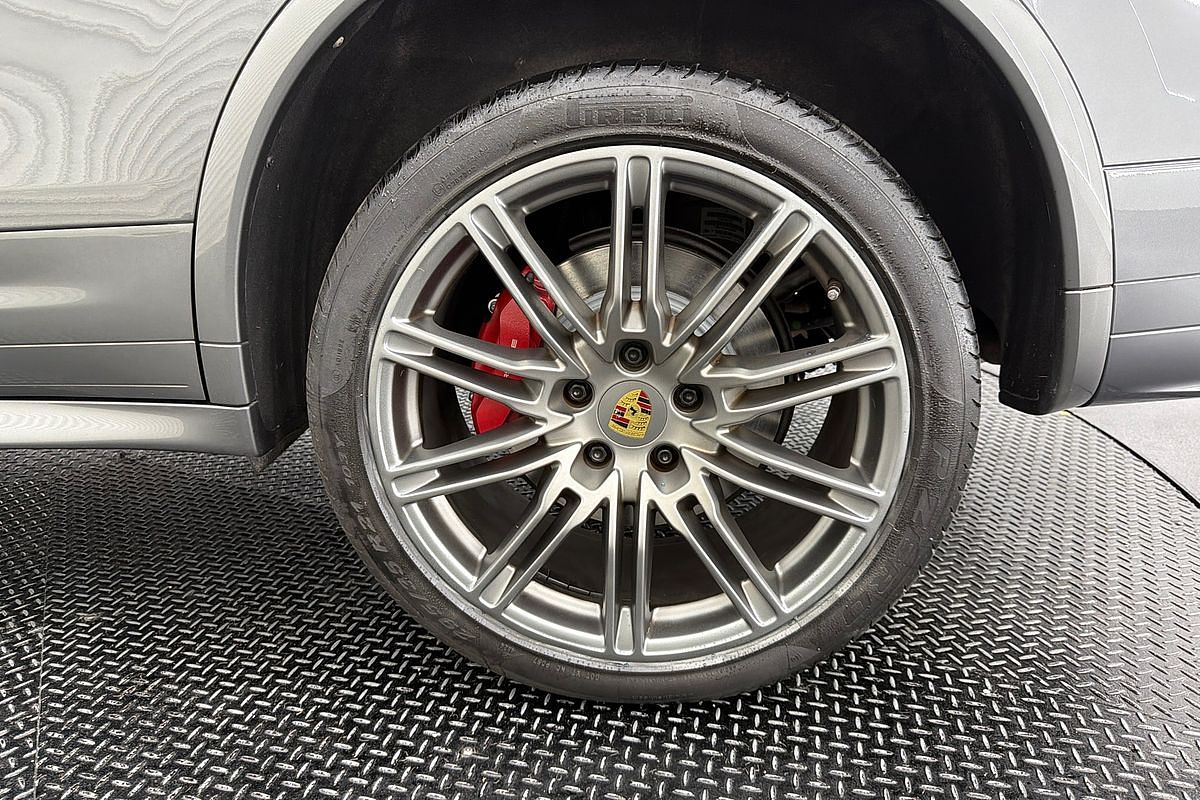 2016 Porsche Cayenne GTS 92A