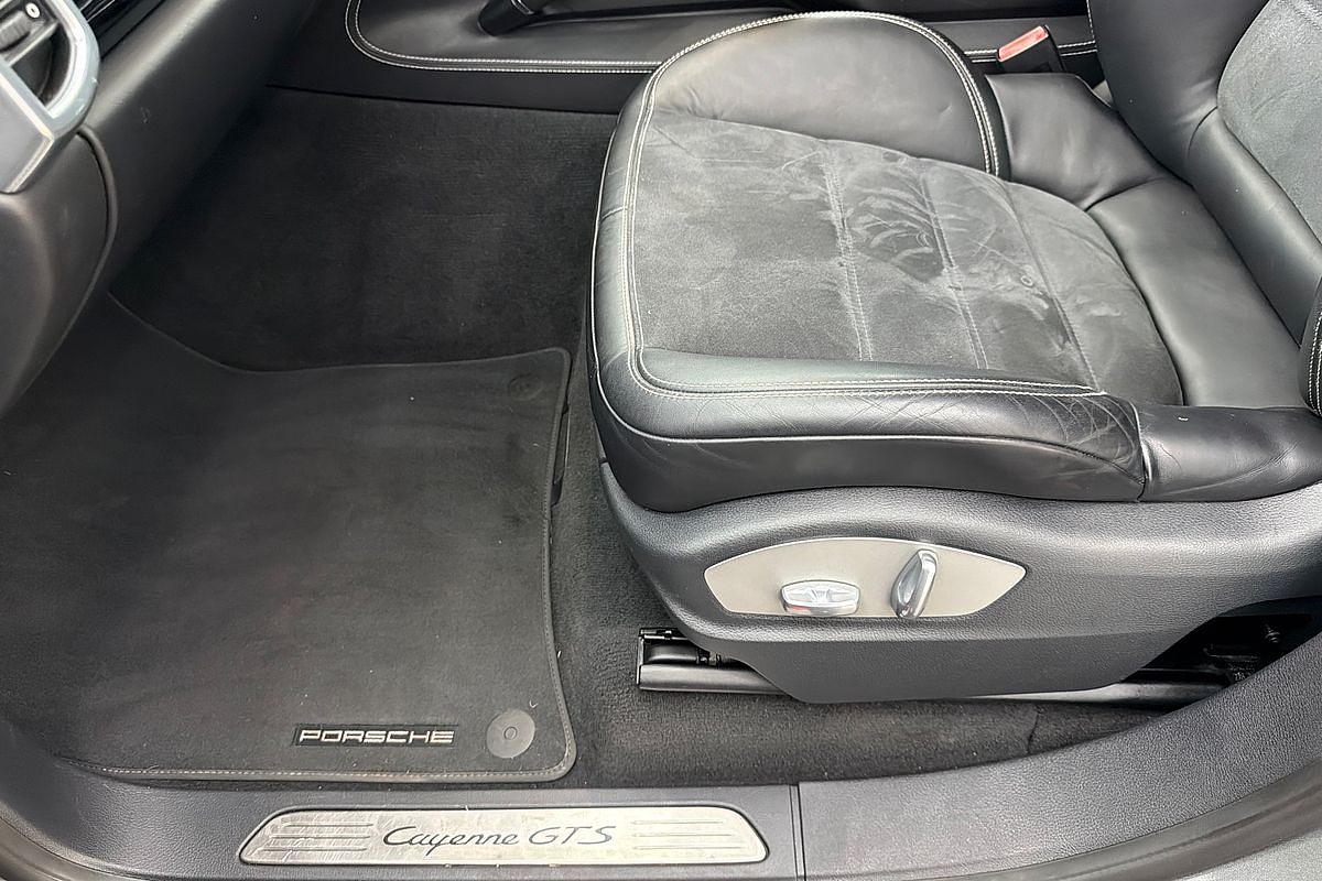2016 Porsche Cayenne GTS 92A